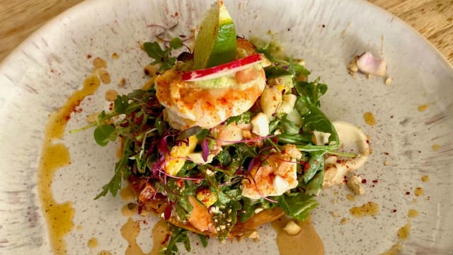 Salada de camarão