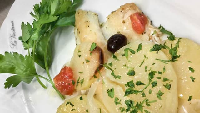 piatto di pesce con patate