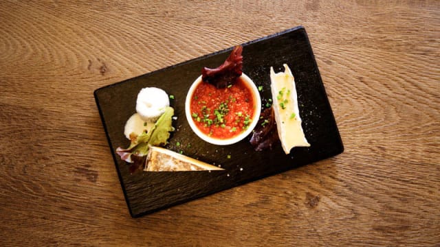 "grignote" et "picore" Marcel Apéro Bistro