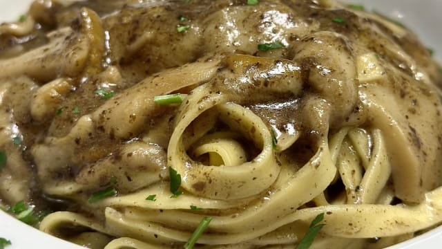 Fettuccine ai funghi porcini e tartufo nero