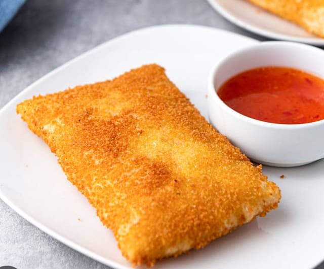 KAAS SOUFLÉ CON SALSA CHILI (CRUJIENTE DE QUESO)