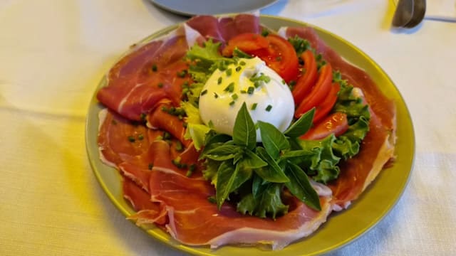 Buratta con crudo San Daniele