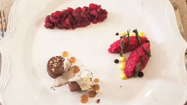 TERRINA DI FEGATINI DI POLLO AL TARTUFO, TARTARE DI CHIANINA E BATTUTA DI DAINO
