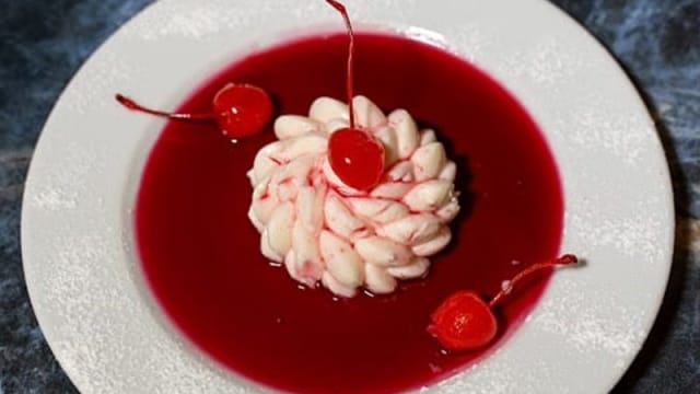Panna ricotta al limone e ciliegie
