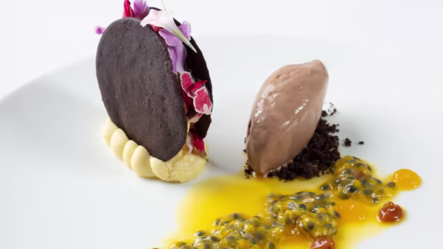 Cioccolato, frutto della passione e caramello salato