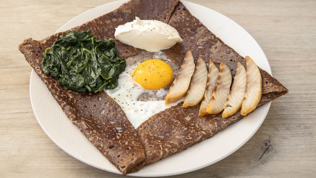 La Galette de Neuvic à l'esturgeon fumé 