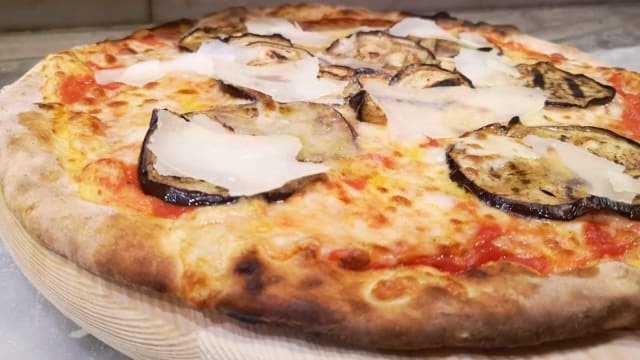 Pizza parmigiana