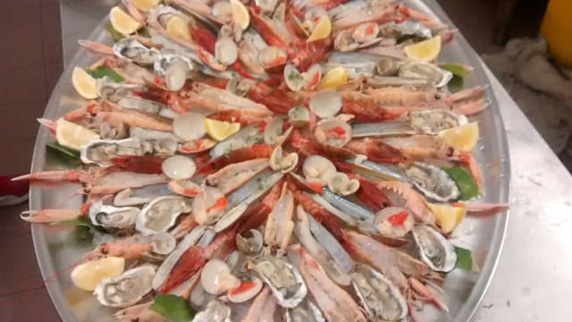 Vassoio imperiale di crudi di mare