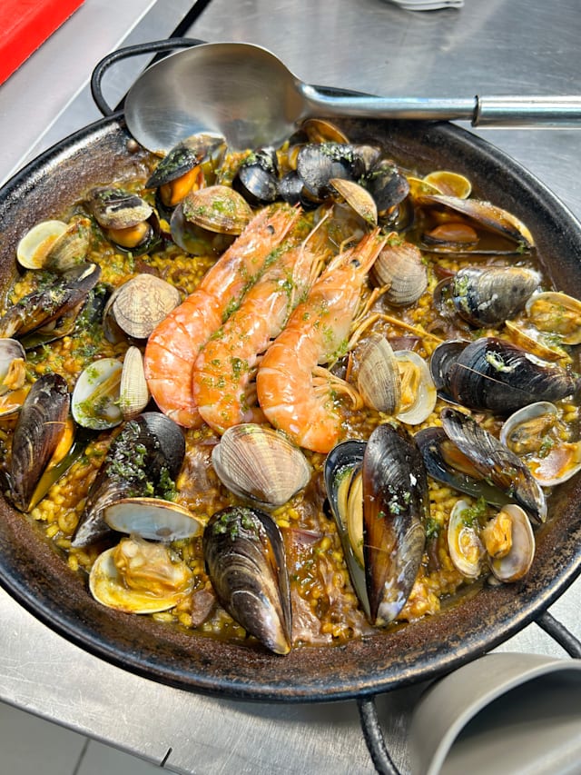 Paella marinera