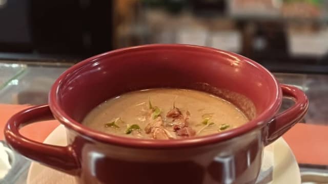Crema de carxofes amb pernil