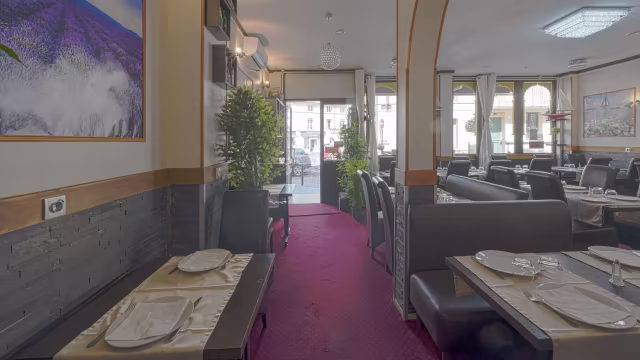 LE MAHARAJAH, Versailles