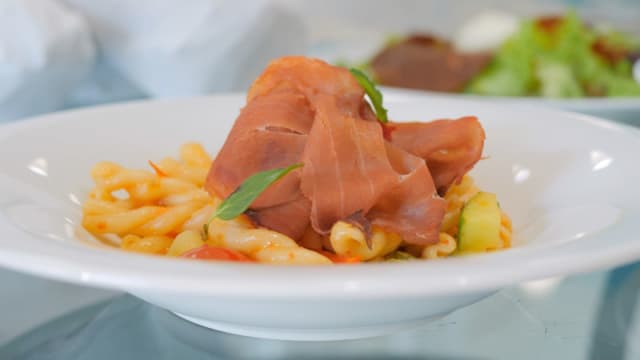 Trucioli di semola,Tunni® e basilico liquirizia