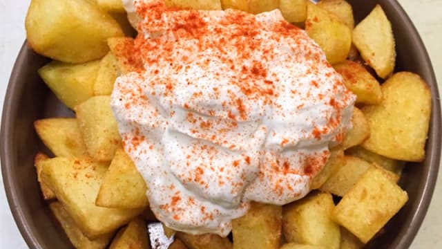 Bravas