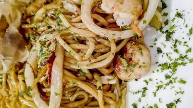 Yakisoba con marisco