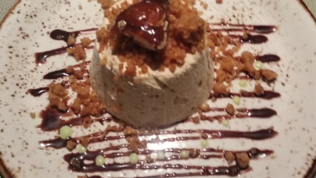 Semifreddo al Torroncino e Crumble di Nocciole