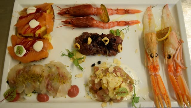 Mix di crudi con tartare e carpacci