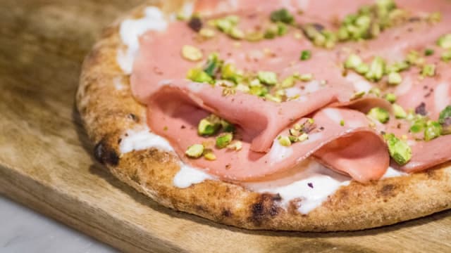 La Focaccia stracciatella e mortadella.....