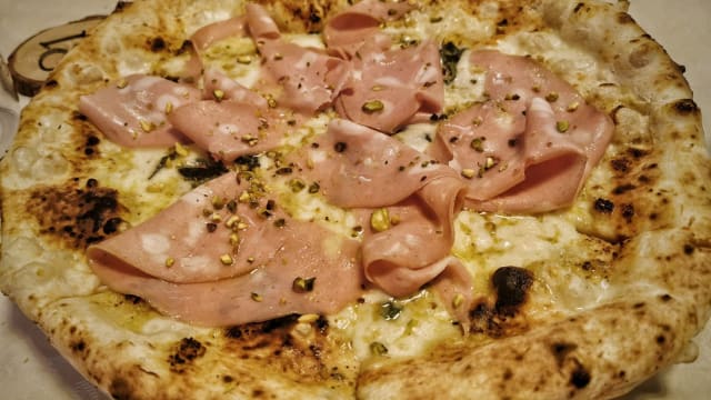 Pizza bolognese DOC