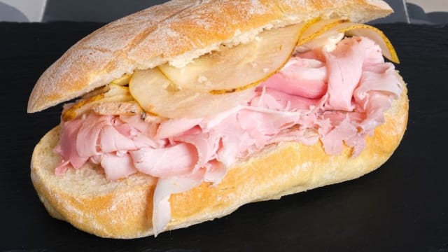 Panino prosciutto e provola