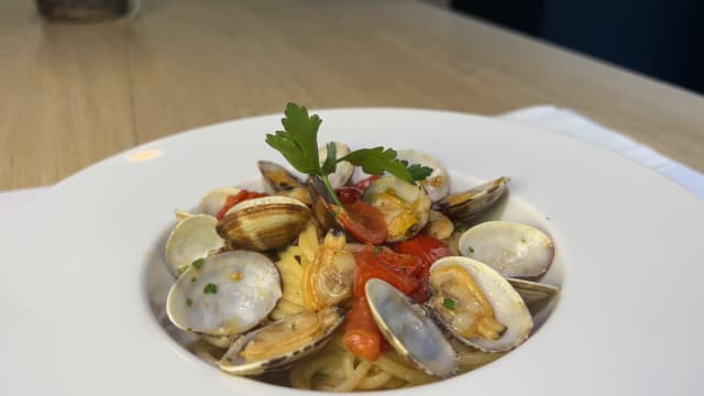 Spaghetti con le vongole veraci 