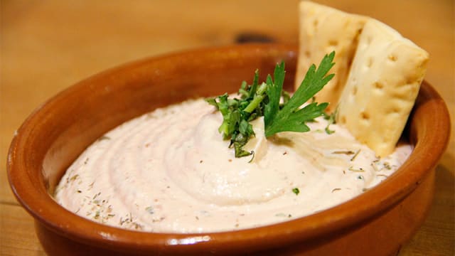 Hummus estilo Mediterráneo
