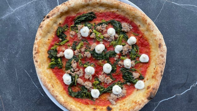 Pizza Salsiccia e Friarielli