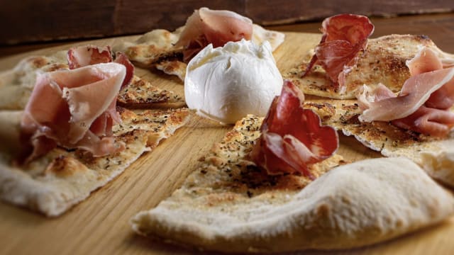 Prosciutto crudo e bufala