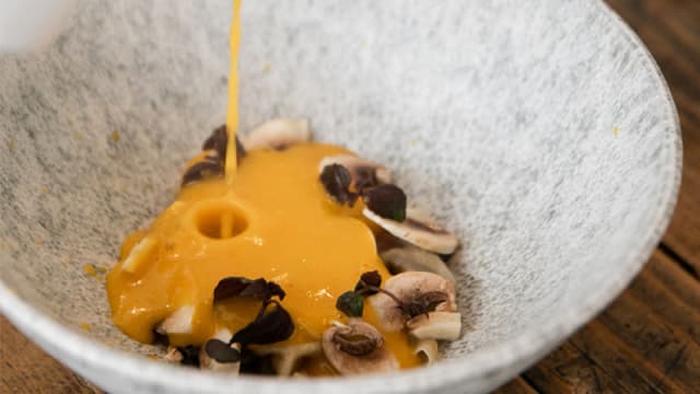 Les ravioles de champignon, avec leur velouté de butternut / coco