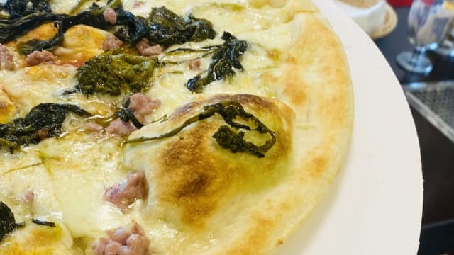 Nostra pizza friarielli salsiccia 