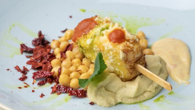 MAGNUM DI BACCALA’ CON MAIONESE AL CRUSCO E ZUPPETTA DI CECI DI CICERALE PRESIDIO SLOW FOOD