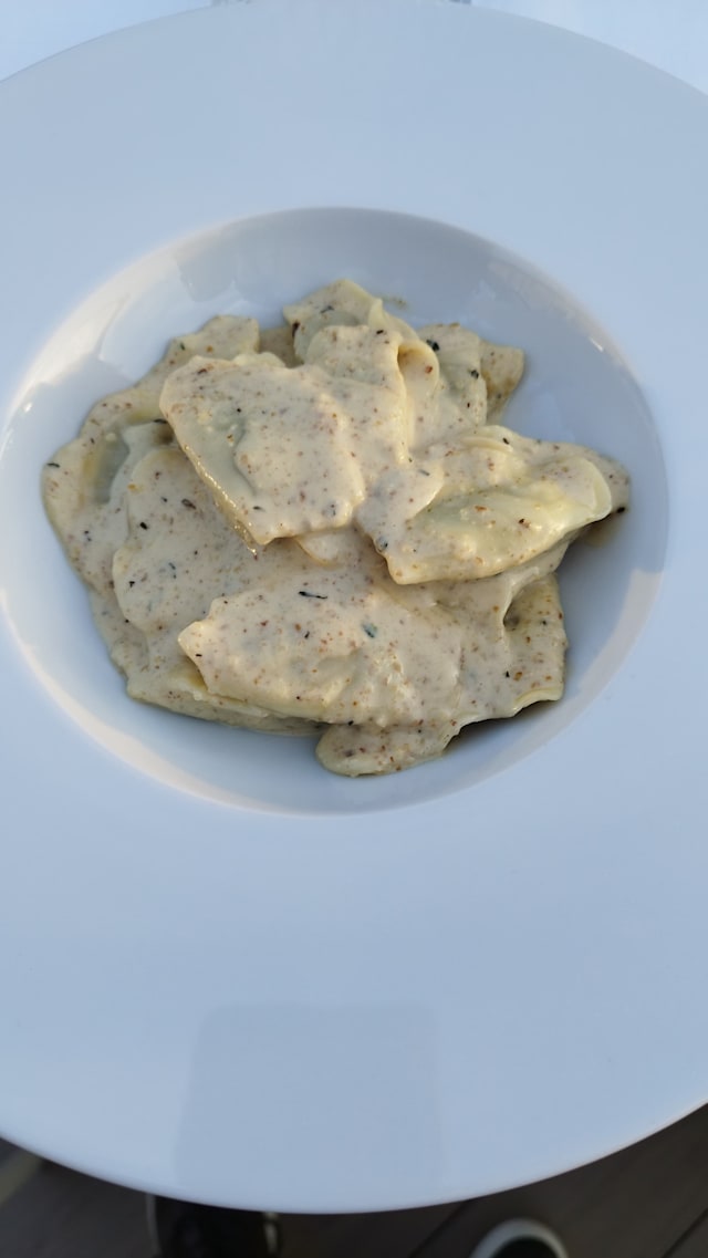 Pansoti di magro in salsa di noci della tradizione ligure