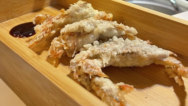 Maleche fritte in tempura  (granchio pescato nel periodo della muta, quindi senza guscio, da mangiare intero)