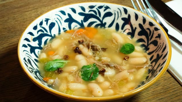 Garbure haricot mais canard confit 