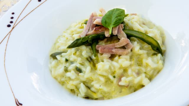 Risotto con asparagi e prosciutto di Praga