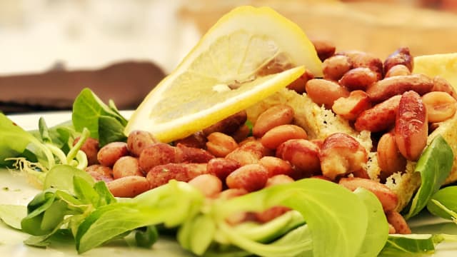 Insalata di Fagioli IGP di Sarconi con Crosta di Pecorino Canestrato di Moliterno 