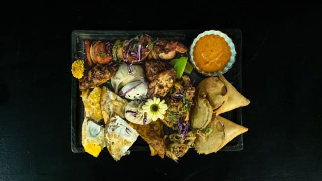Lakhay platter 