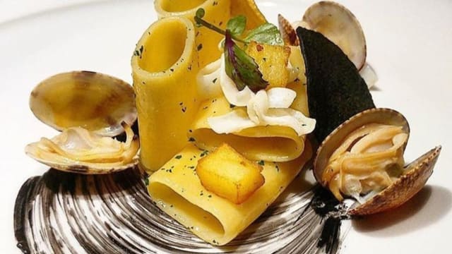 paccheri con patate  e vongole