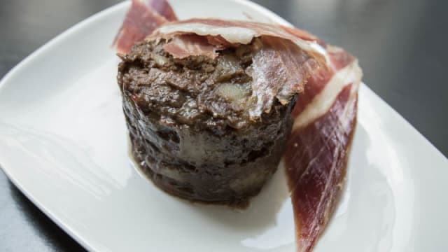 morcilla y jamon