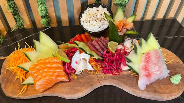 Tokyo Salon, Salon-de-Provence