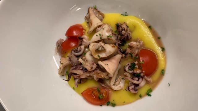 calamaro scottato su crema di patate