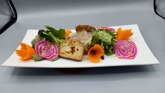 Terrine de campagne Maison à la farigoule et airelles