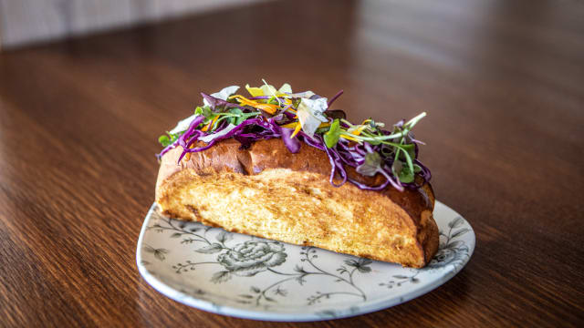 Brioche de pulled pork con chipotle