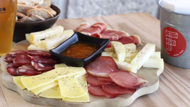 O Caçula Cervejaria, Porto