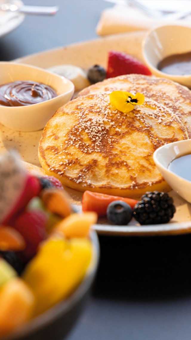 La Pancake Experience di The Dome è un risveglio speciale: soffici creazioni preparate al momento, accompagnate da gusti e topping ricercati. Una colazione che trasforma la dolcezza in un vero momento di piacere.