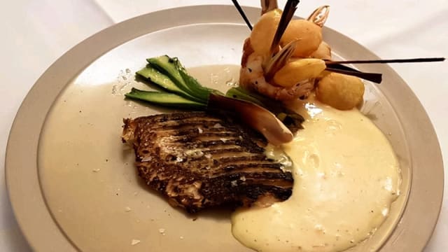 Pagre et Langoustines, mousseline au pamplemousse
