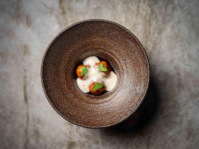 Fricandó, albóndigas de rape, picada y ratafía -Estrella MICHELIN 2026