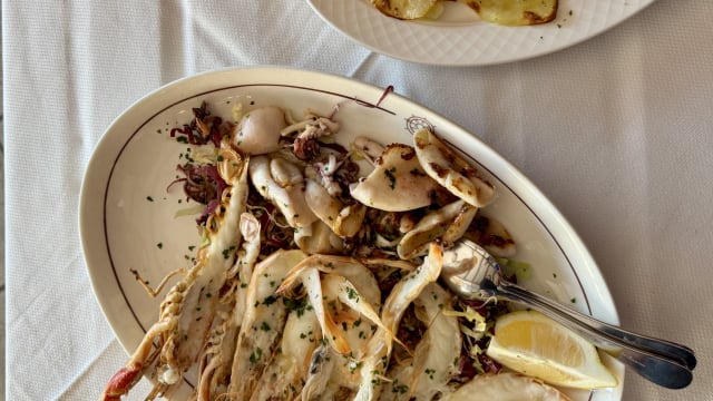 Grigliata mista di crostacei e calamari 