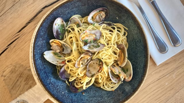 LINGUINE ALLE VONGOLE