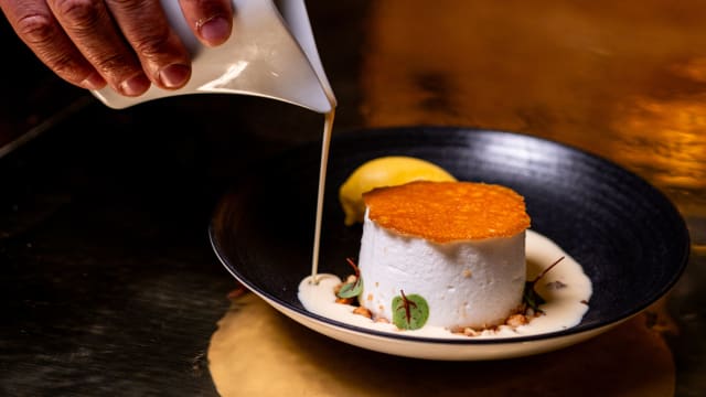 Farófias com creme inglês, fava tonka e sorbet tangerina