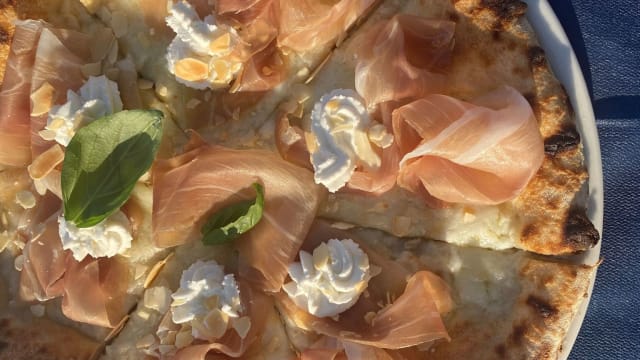 la nostra pizza special, la FLY BEACH